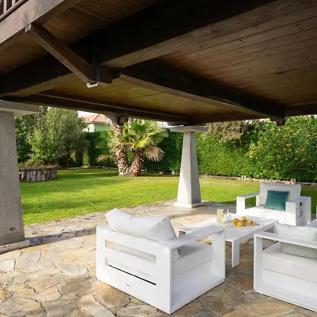 Casa En La Costa Con Wifi Jardín Y Barbacoa Casa rural *