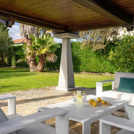 Casa rural Casa En La Costa Con Wifi Jardín Y Barbacoa