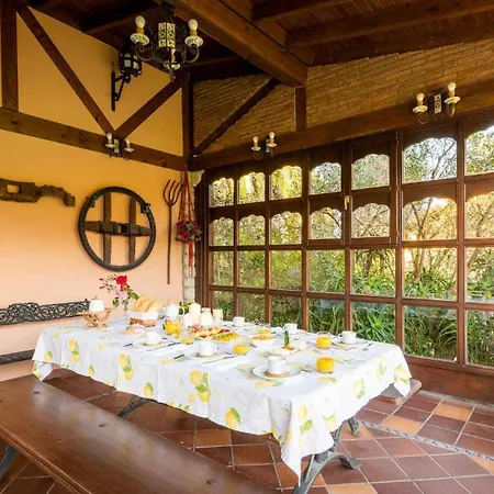 Casa rural Casa En La Costa Con Wifi Jardín Y Barbacoa
